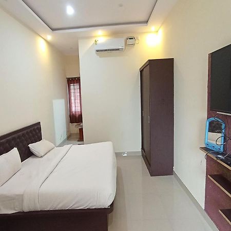 Hotel Mg Residency à Chikmagalūr Extérieur photo