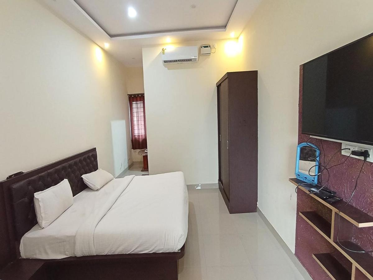 Hotel Mg Residency à Chikmagalūr Extérieur photo