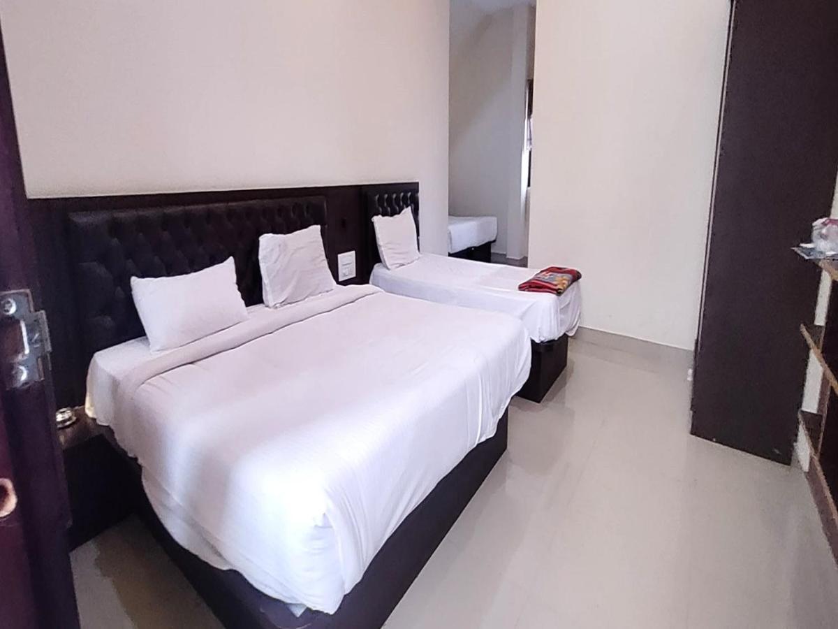 Hotel Mg Residency à Chikmagalūr Extérieur photo