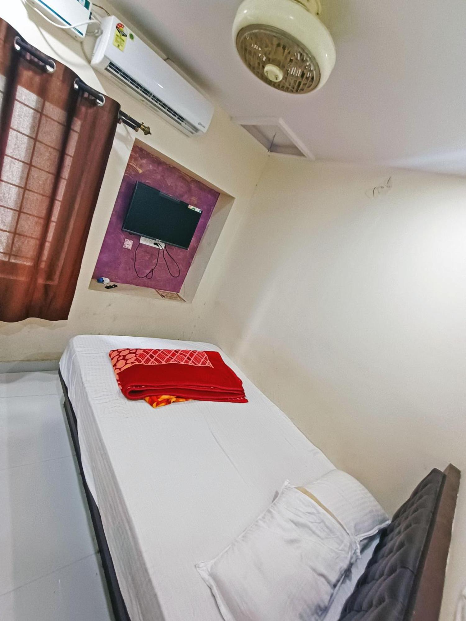 Hotel Mg Residency à Chikmagalūr Extérieur photo