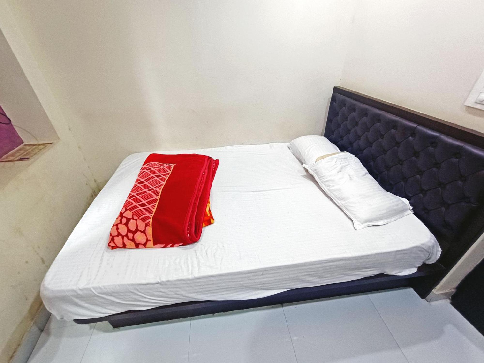 Hotel Mg Residency à Chikmagalūr Extérieur photo