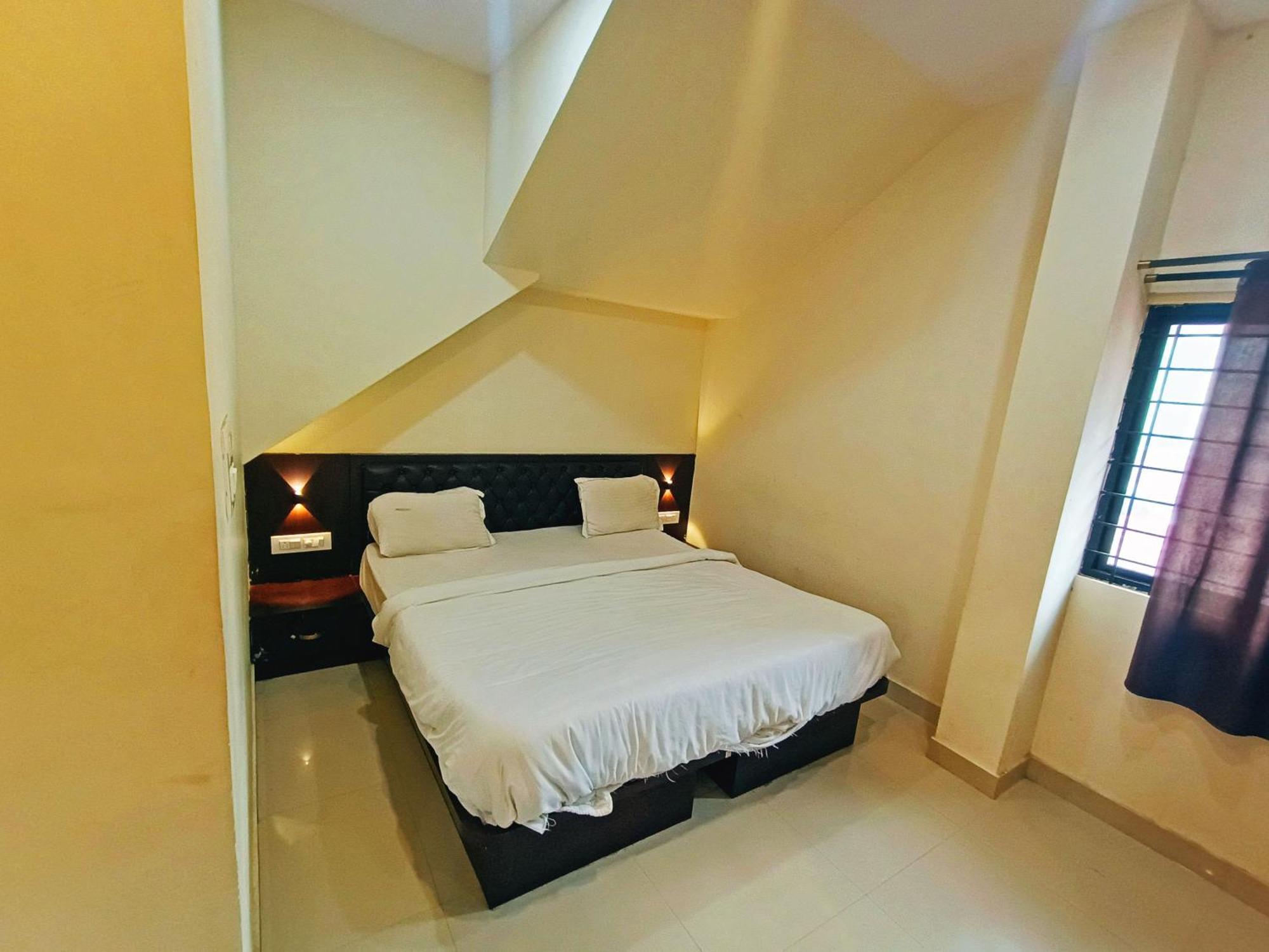 Hotel Mg Residency à Chikmagalūr Extérieur photo